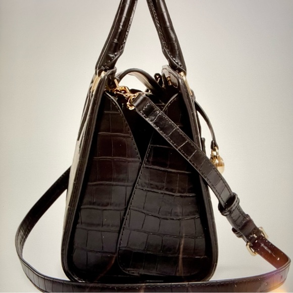 DETAILS
NWT Michael Kors Zoe Embossed Leather
Medium Satchel Handbag Black - Picture 3 of 6